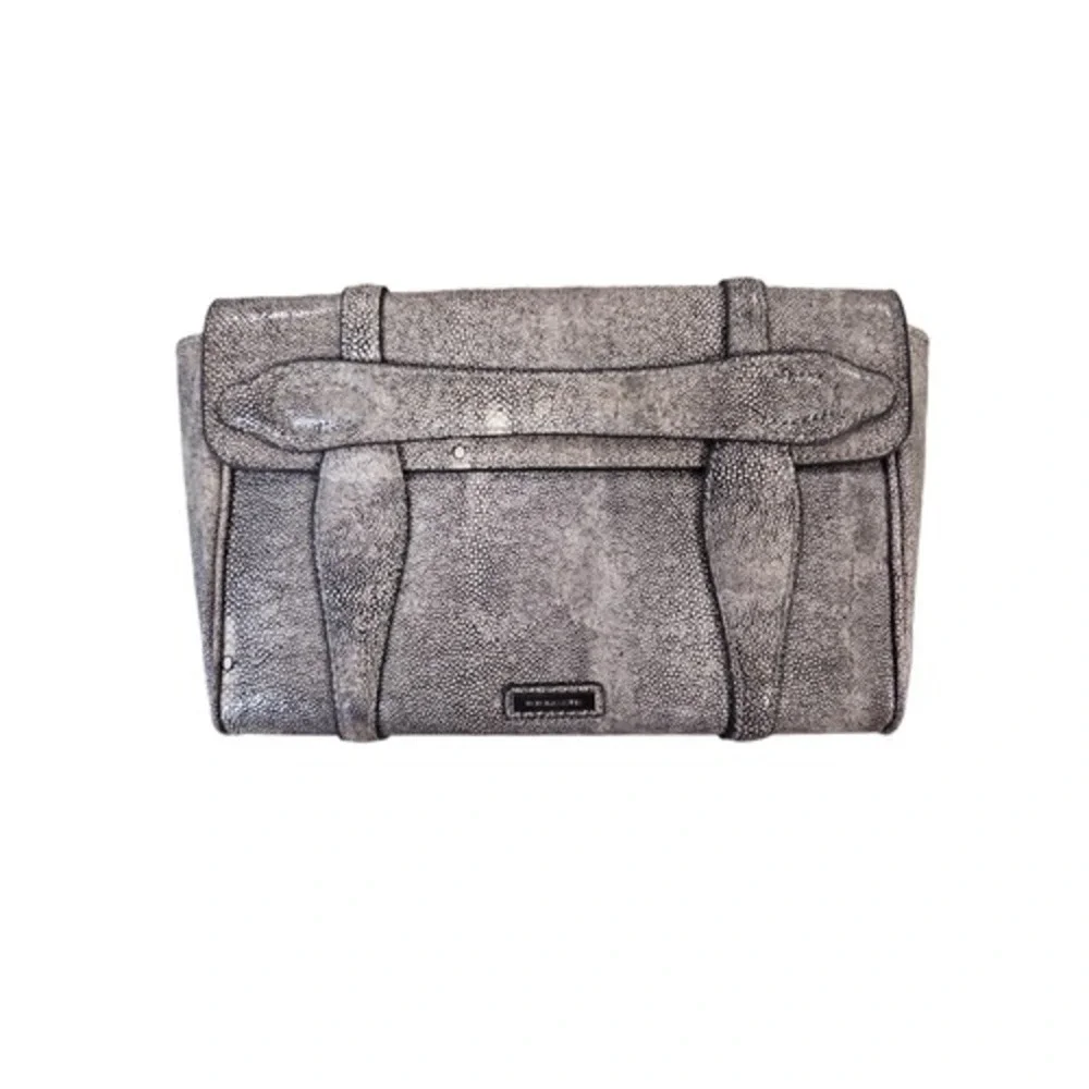BCBGMAXAZRIA‎ STEPHANY FAUXSTINGRAY CLUTCH